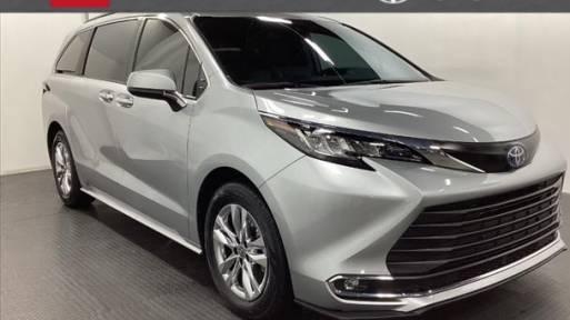 TOYOTA SIENNA 2023 5TDJSKFC7PS093604 image