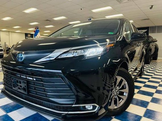TOYOTA SIENNA 2023 5TDYRKEC1PS153842 image