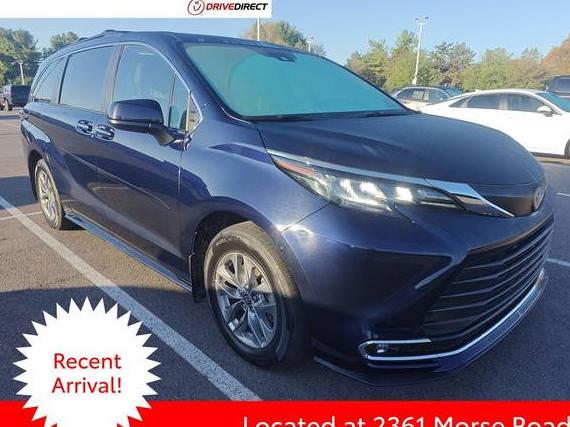 TOYOTA SIENNA 2023 5TDYSKFC0PS076142 image