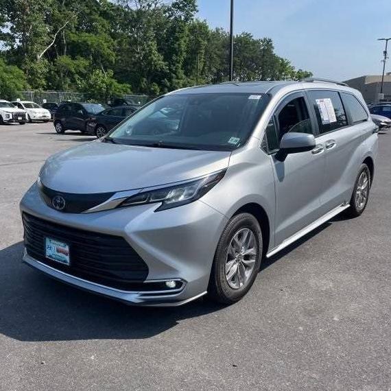 TOYOTA SIENNA 2023 5TDJSKFC3PS092756 image