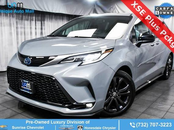 TOYOTA SIENNA 2023 5TDDRKECXPS178642 image