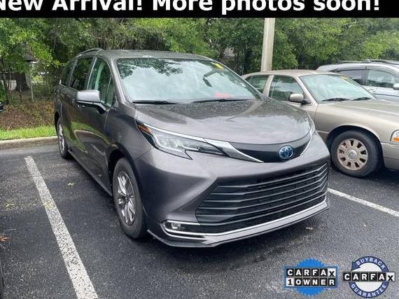 TOYOTA SIENNA 2023 5TDYSKFC0PS088629 image