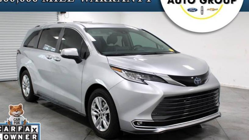 TOYOTA SIENNA 2023 5TDZSKFC3PS096244 image