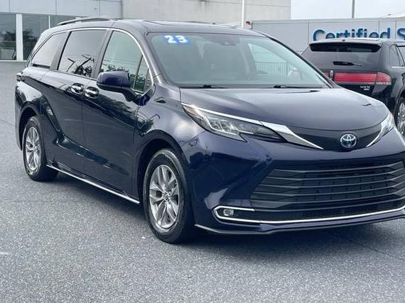 TOYOTA SIENNA 2023 5TDYRKEC0PS165349 image