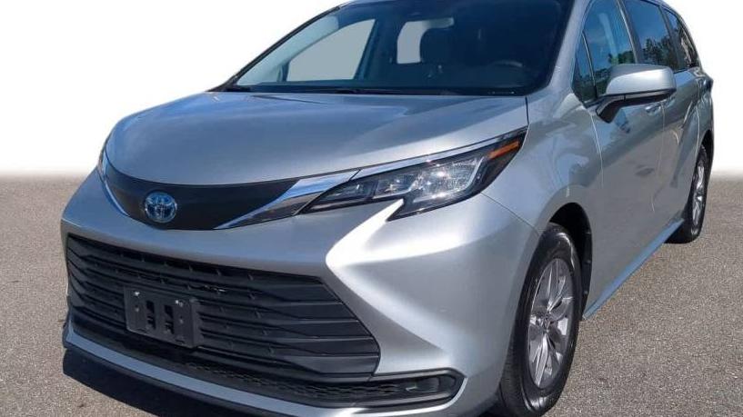 TOYOTA SIENNA 2023 5TDKRKEC1PS166094 image