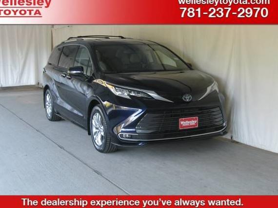 TOYOTA SIENNA 2023 5TDZSKFC9PS083336 image