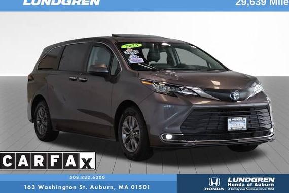TOYOTA SIENNA 2023 5TDYSKFC8PS075403 image