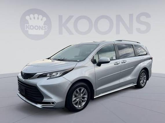 TOYOTA SIENNA 2023 5TDJSKFCXPS103199 image