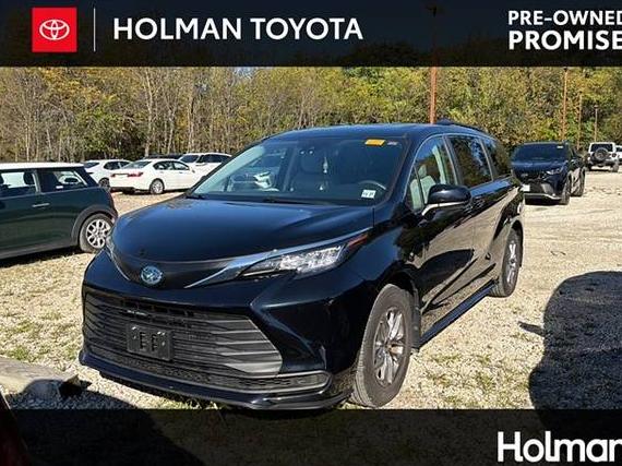 TOYOTA SIENNA 2023 5TDKSKFC7PS076743 image