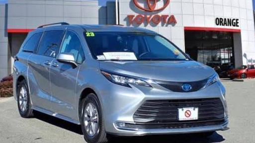 TOYOTA SIENNA 2023 5TDYRKECXPS152673 image