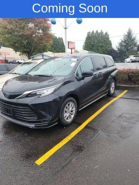 TOYOTA SIENNA 2023 5TDKSKFC8PS087010 image