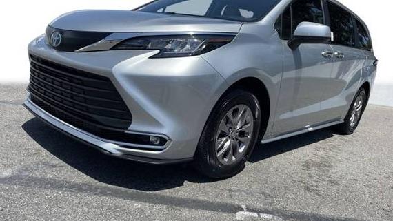 TOYOTA SIENNA 2023 5TDYRKEC7PS174940 image