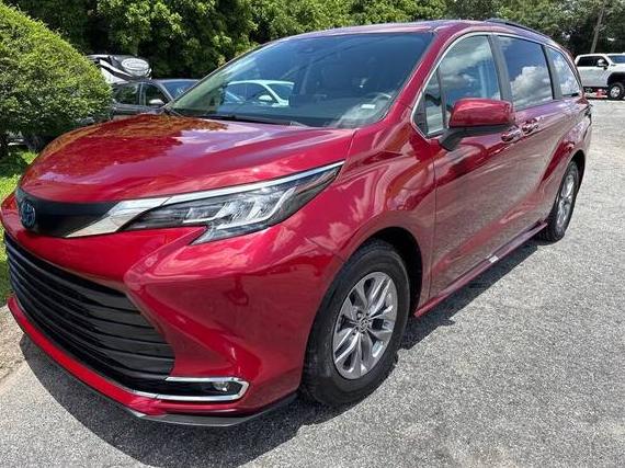 TOYOTA SIENNA 2023 5TDYRKEC0PS152648 image