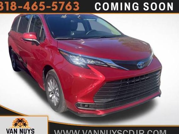 TOYOTA SIENNA 2023 5TDKRKEC8PS139619 image TOYOTA SIENNA 2023 5TDKRKEC8PS139619 image