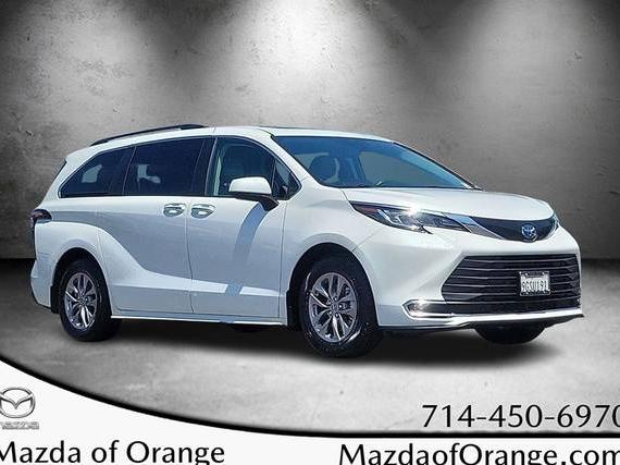 TOYOTA SIENNA 2023 5TDYSKFC5PS089596 image