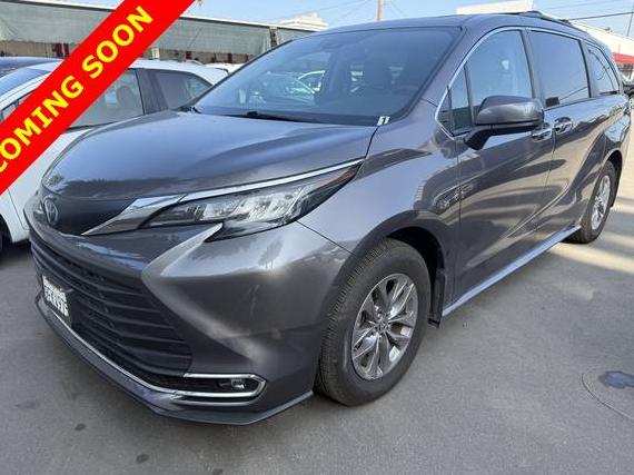 TOYOTA SIENNA 2023 5TDYRKEC5PS147199 image