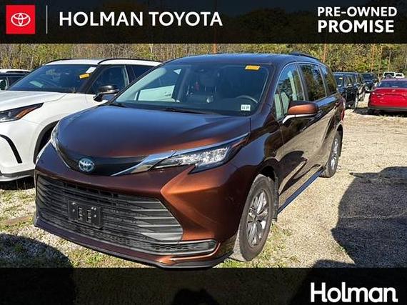 TOYOTA SIENNA 2023 5TDKSKFC7PS075110 image
