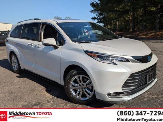 TOYOTA SIENNA 2023 5TDESKFC4PS101787 image