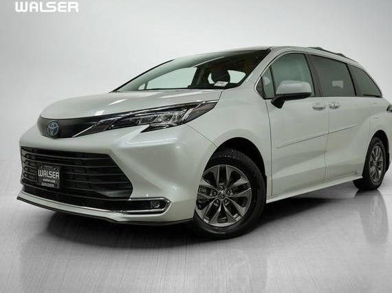 TOYOTA SIENNA 2023 5TDYSKFC3PS078144 image