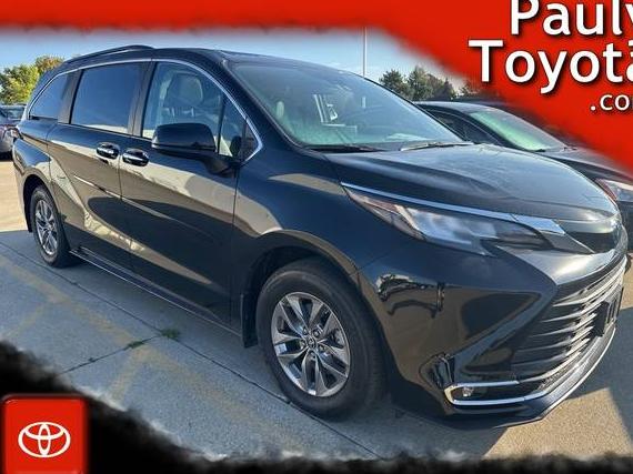 TOYOTA SIENNA 2023 5TDYSKFC5PS099612 image