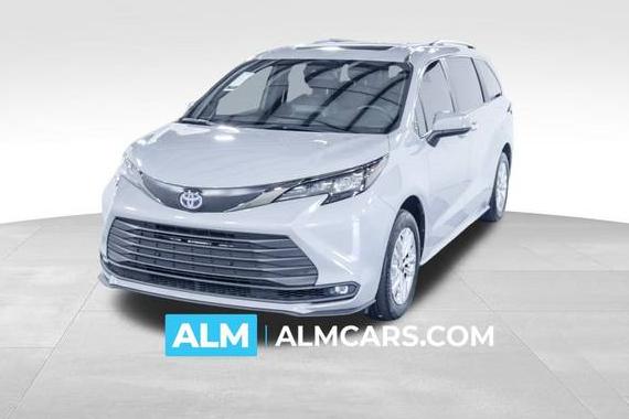 TOYOTA SIENNA 2023 5TDCSKFC8PS086699 image