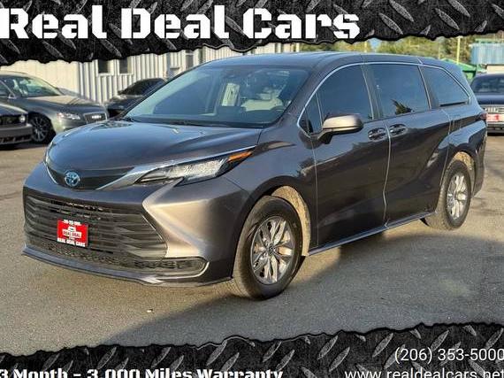 TOYOTA SIENNA 2023 5TDKRKEC2PS162376 image