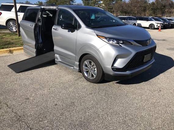 TOYOTA SIENNA 2023 5TDDSKFC4PS087742 image
