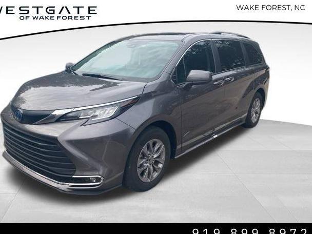 TOYOTA SIENNA 2023 5TDJRKEC5PS163727 image