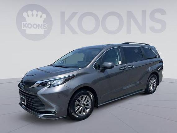 TOYOTA SIENNA 2023 5TDJRKEC5PS150119 image