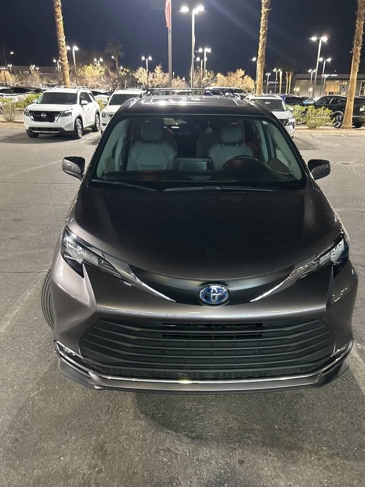 TOYOTA SIENNA 2023 5TDJSKFC6PS082531 image