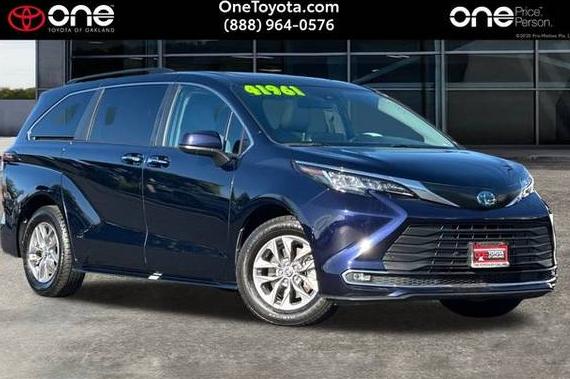 TOYOTA SIENNA 2023 5TDYRKEC9PS165219 image TOYOTA SIENNA 2023 5TDYRKEC9PS165219 image
