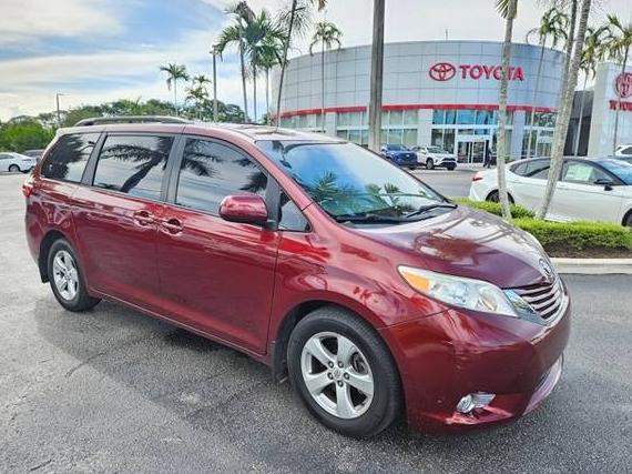 TOYOTA SIENNA 2016 5TDKK3DC6GS732889 image