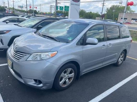TOYOTA SIENNA 2016 5TDKK3DC2GS736549 image