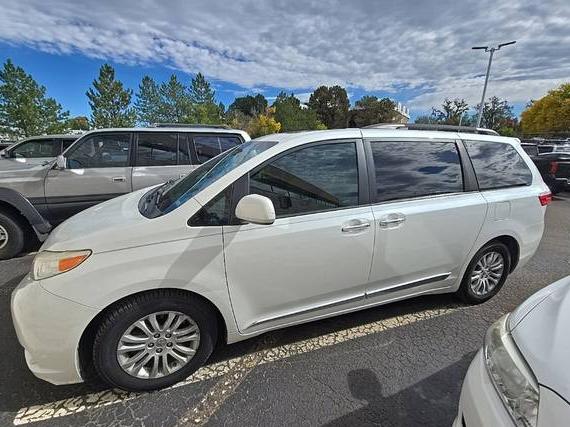 TOYOTA SIENNA 2016 5TDYK3DC5GS735616 image