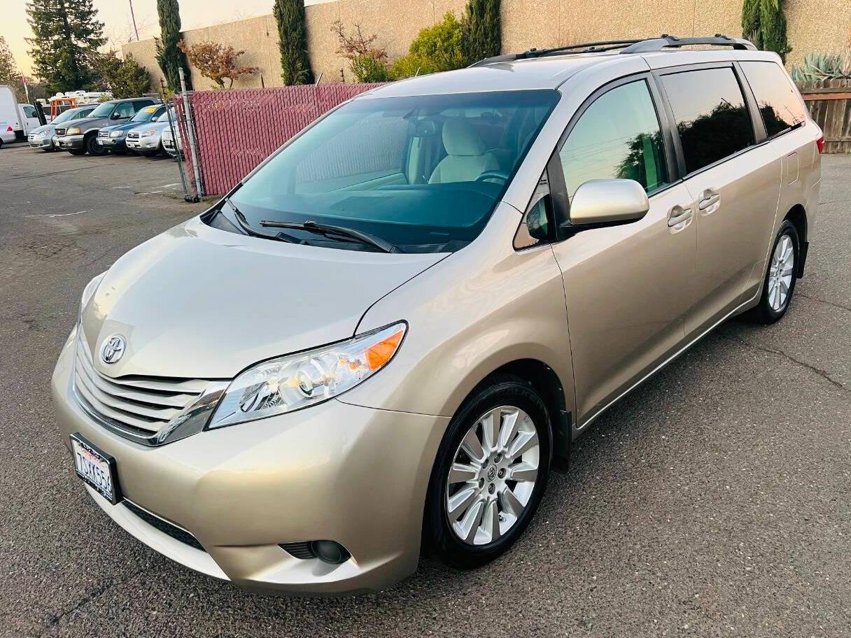 TOYOTA SIENNA 2016 5TDJK3DC6GS135883 image