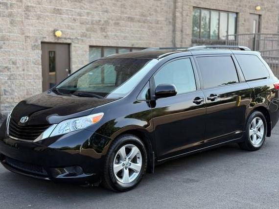 TOYOTA SIENNA 2016 5TDKK3DC2GS751262 image