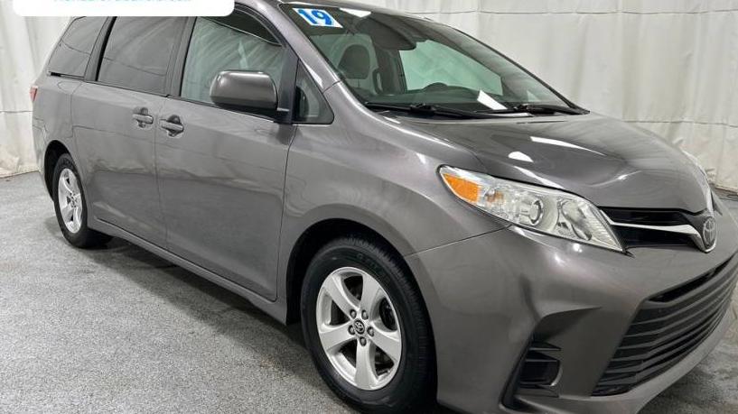 TOYOTA SIENNA 2019 5TDKZ3DC6KS017146 image