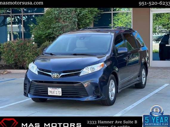 TOYOTA SIENNA 2019 5TDKZ3DC5KS002377 image
