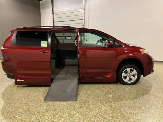 TOYOTA SIENNA 2019 5TDKZ3DC4KS986816 image