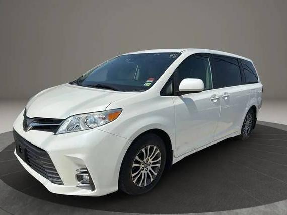 TOYOTA SIENNA 2019 5TDYZ3DC5KS967346 image