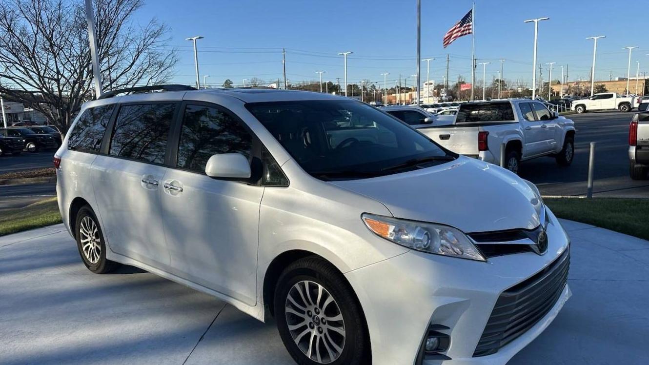 TOYOTA SIENNA 2019 5TDYZ3DC8KS013884 image