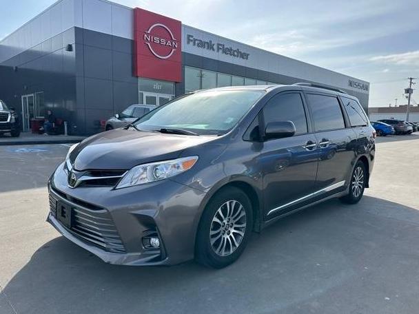 TOYOTA SIENNA 2019 5TDYZ3DC6KS995012 image