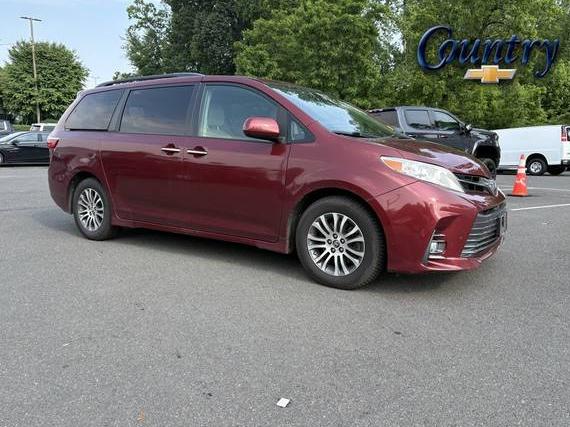 TOYOTA SIENNA 2019 5TDYZ3DC1KS995709 image