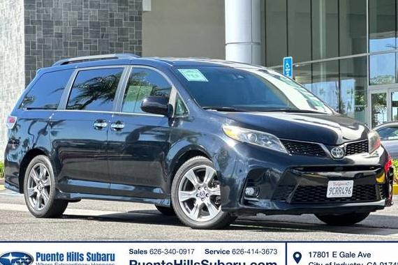 TOYOTA SIENNA 2019 5TDXZ3DC6KS977525 image