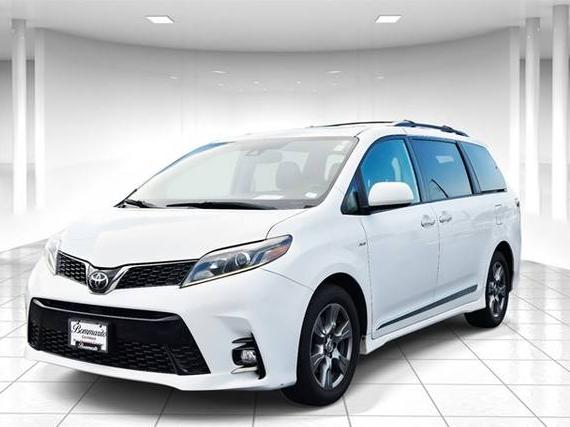 TOYOTA SIENNA 2019 5TDEZ3DC8KS218933 image