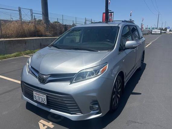 TOYOTA SIENNA 2019 5TDDZ3DC9KS224316 image