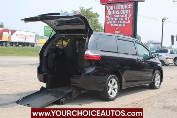 TOYOTA SIENNA 2019 5TDZZ3DC0KS014032 image