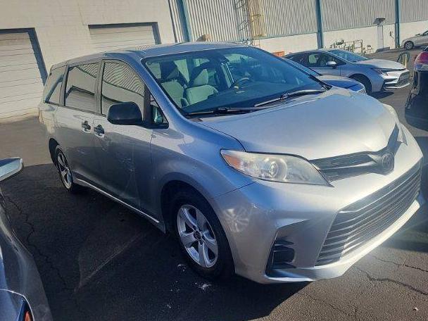 TOYOTA SIENNA 2019 5TDZZ3DC4KS967083 image