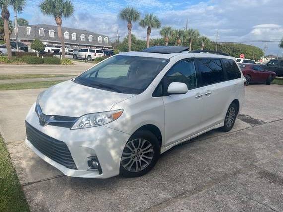 TOYOTA SIENNA 2019 5TDYZ3DC2KS990826 image