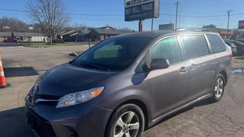 TOYOTA SIENNA 2018 5TDKZ3DC6JS950379 image